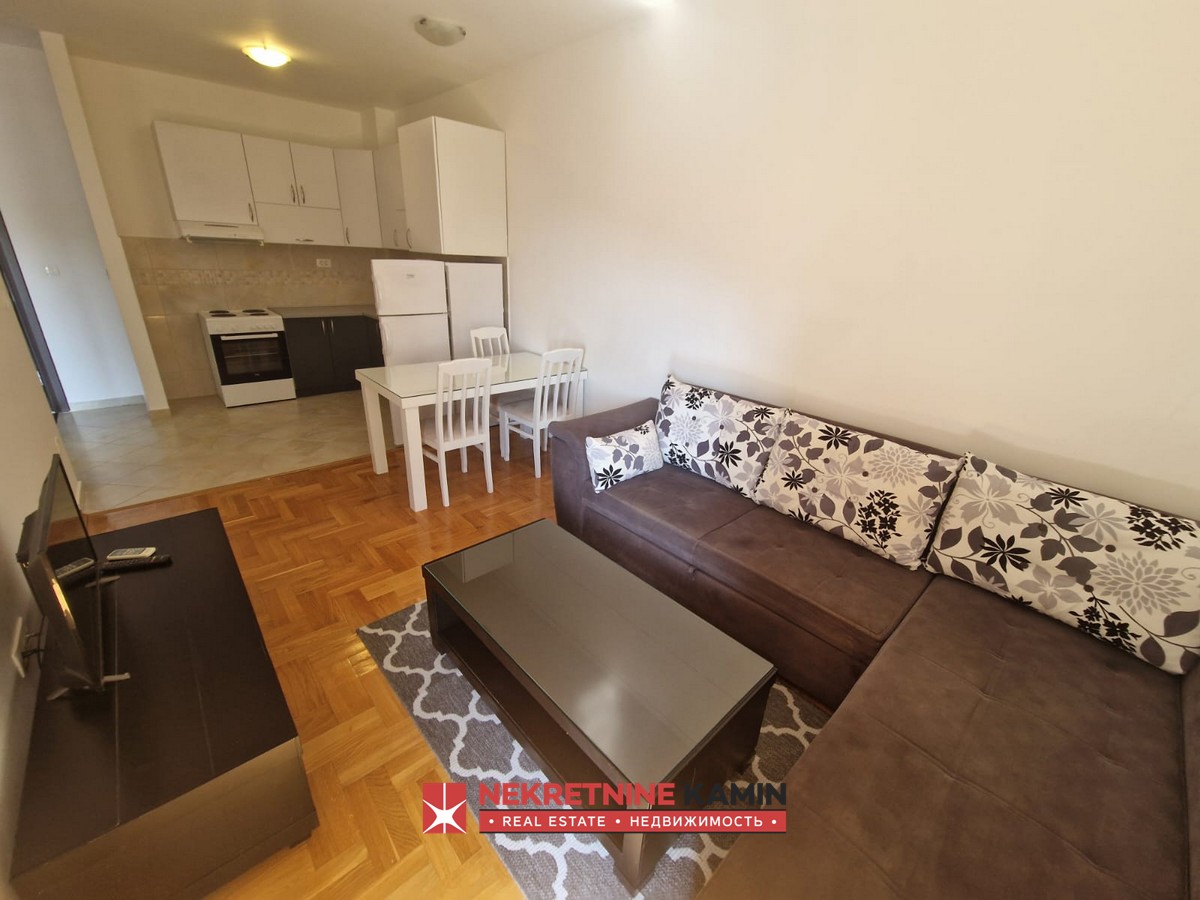 Furnished One-Bedroom Apartment in a Building with a Lift, Golubovina, Budva
